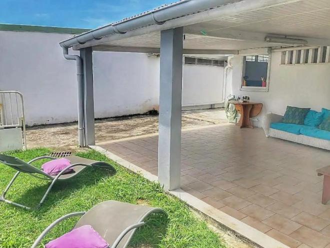 Malilia Beach House: Seaside Retreat with Wi-Fi Sainte-Anne Exterior photo